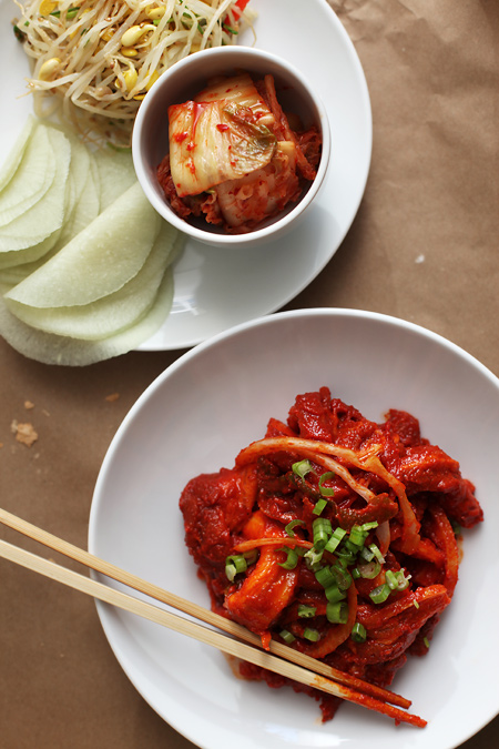 spicy pork, bean sprouts, pickled daikon